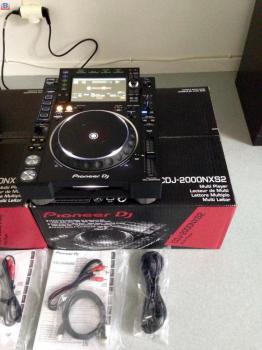 Pioneer CDJ-2000NXS2 / DJM-900NXS2